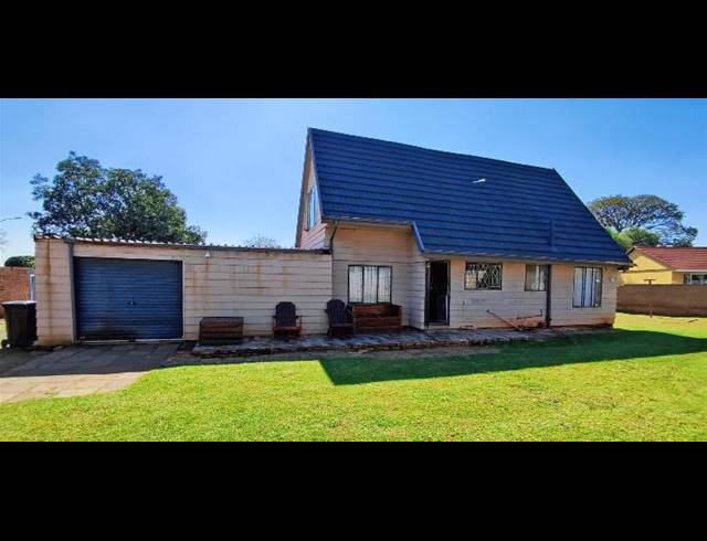 3 BEDROOM HOUSE FOR SALE IN CRYSTAL PARK